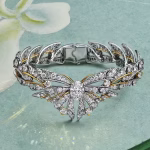 Pulseira em platina e ouro amarelo 18k com diamante oval e formato de borboleta marca a nova coleção de alta joalheria da Tiffany & Co. — Foto: Reprodução